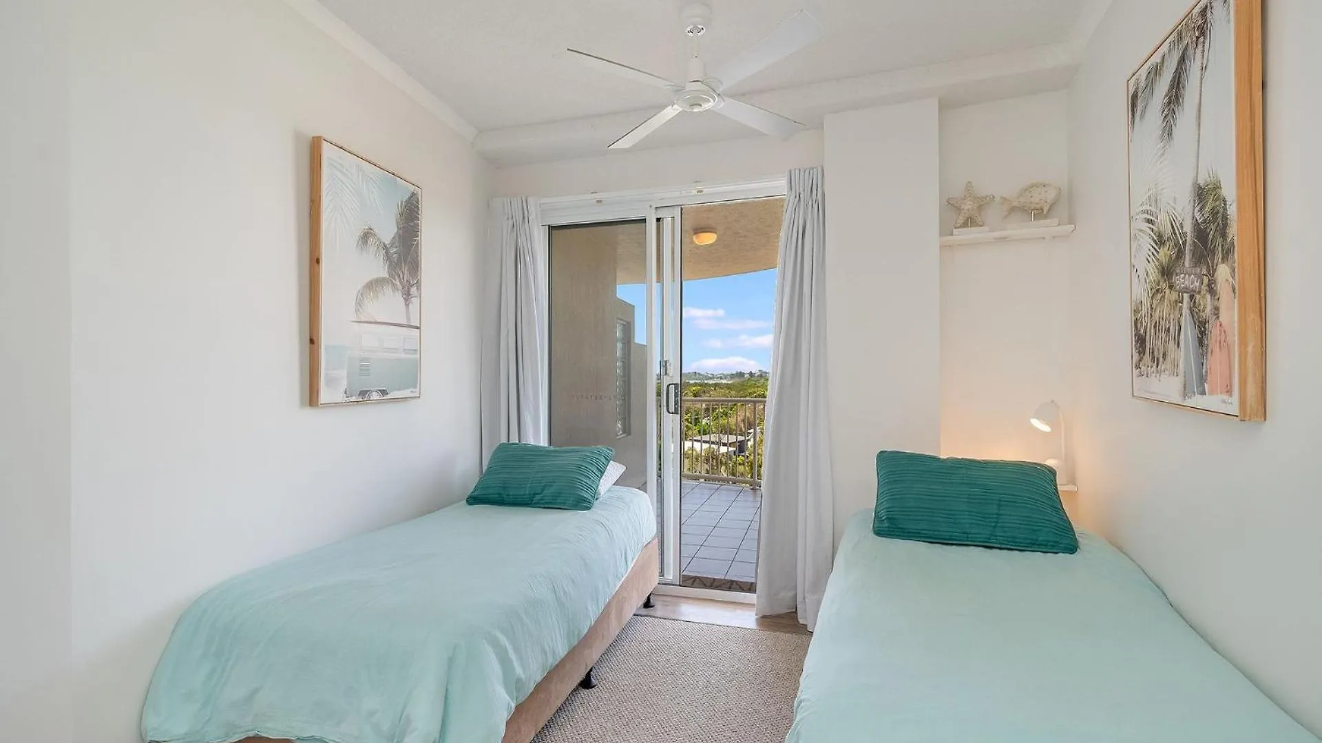 Breathtaking Views Over Currimundi Lake! Villa Kawana Waters 0*,